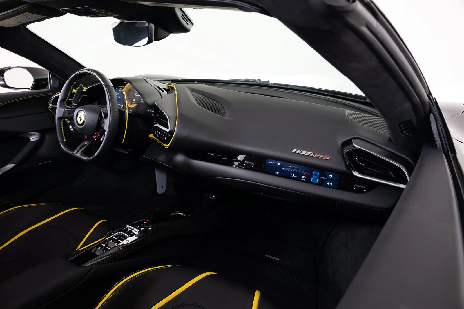 2026 Ferrari 296 GTS, 18/20