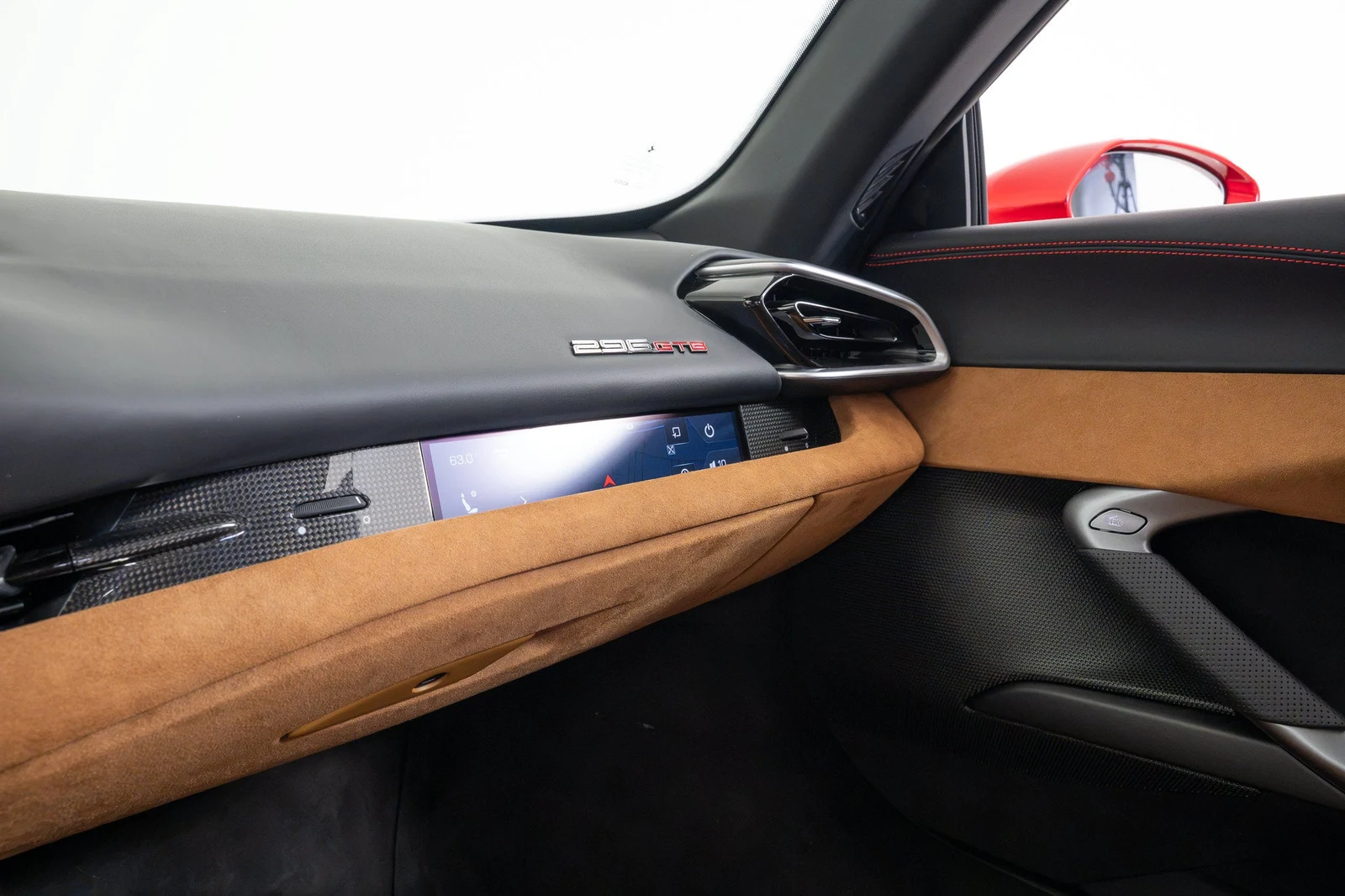 2025 Ferrari 296 GTB, 18/20