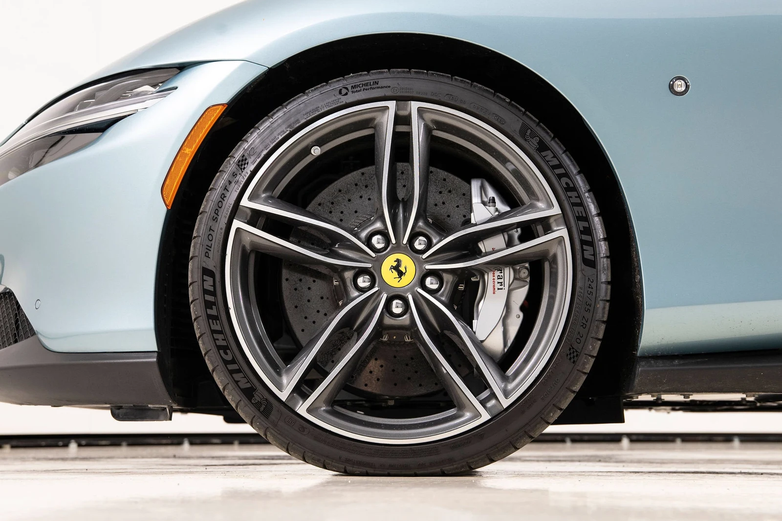 2024 Ferrari Roma Spider, 18/20