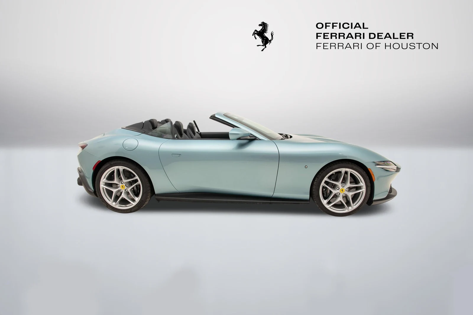 2025 Ferrari Roma Spider, 3/20