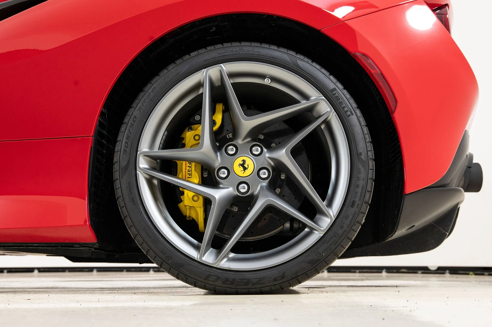 2022 Ferrari F8 Spider, 17/20