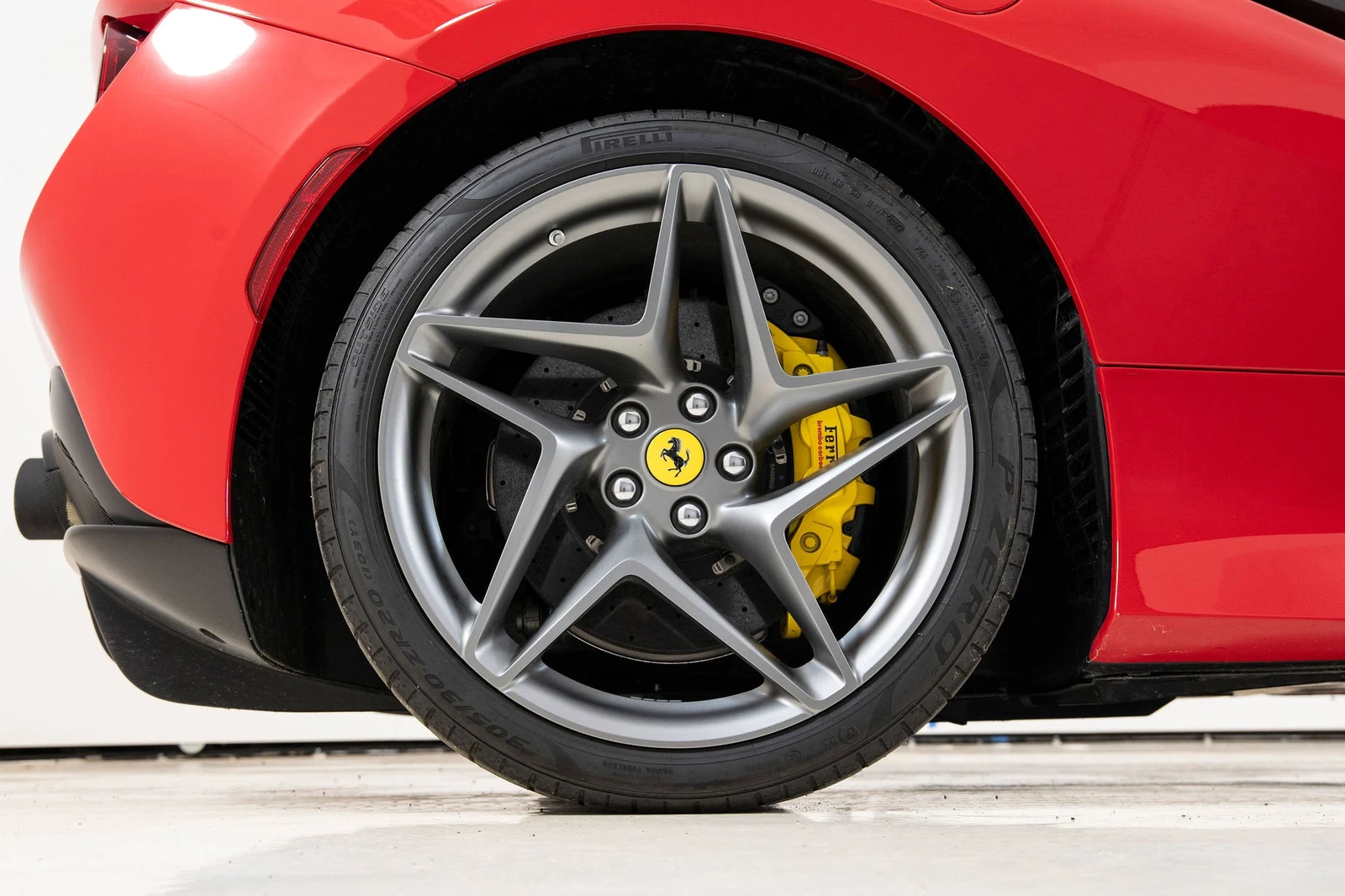 2022 Ferrari F8 Spider, 18/20