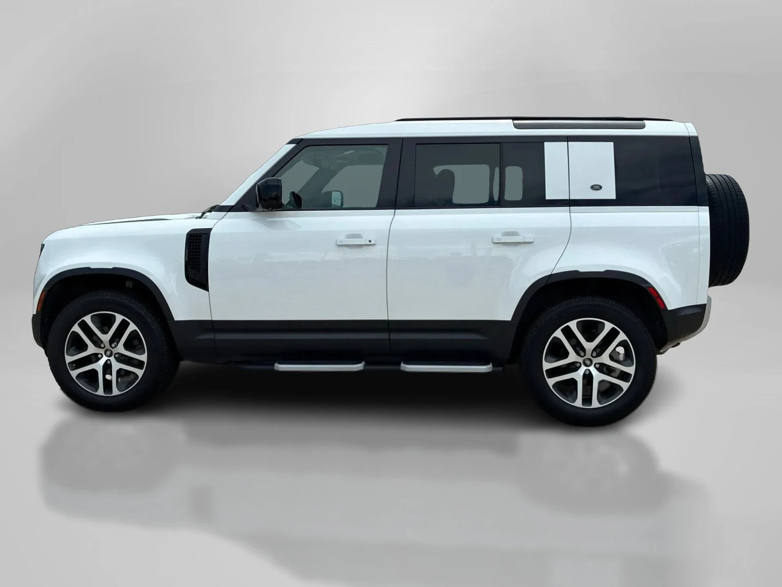2023 Land Rover Defender 110 P300 S, 8/20