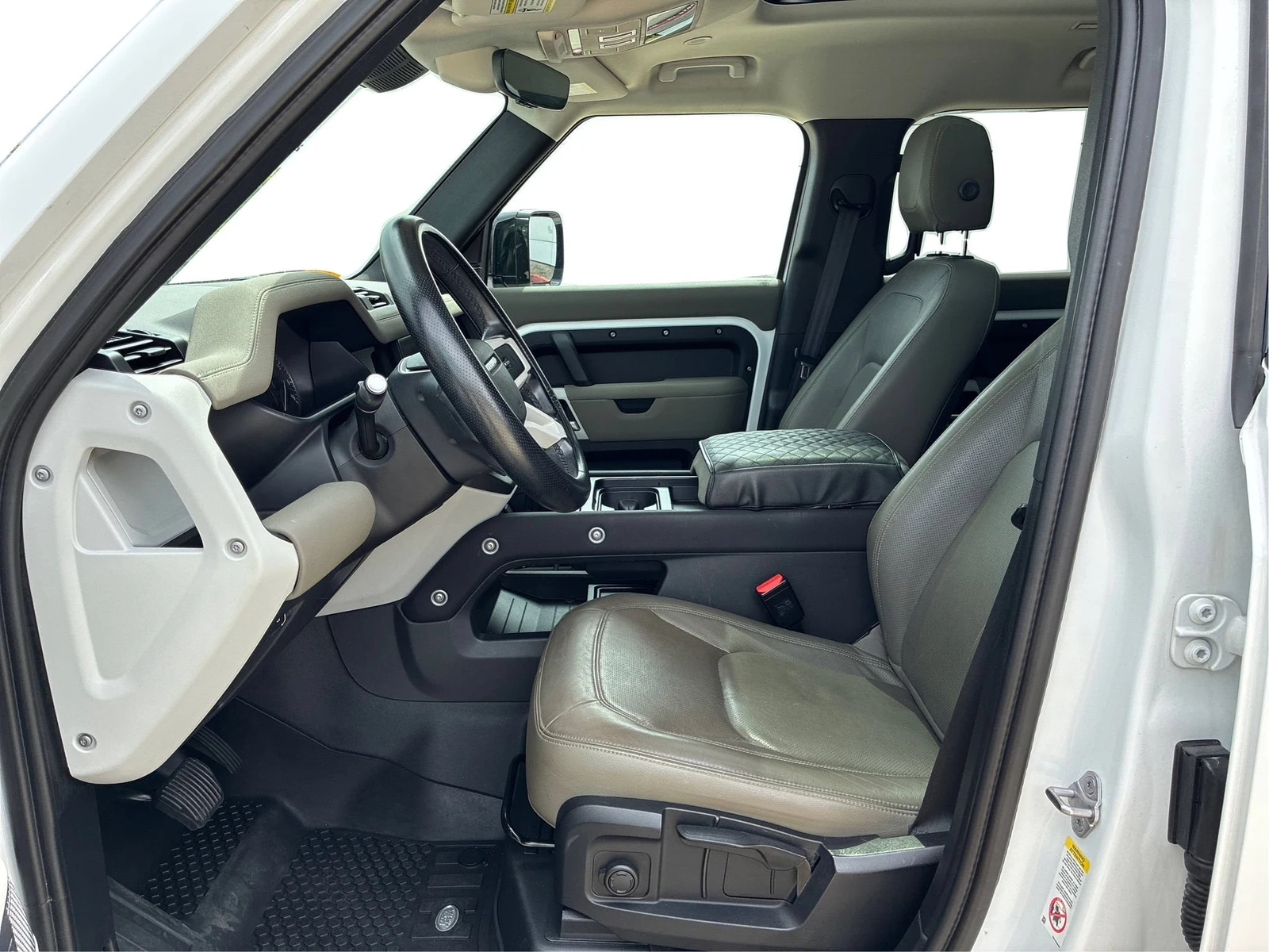 2023 Land Rover Defender 110 P300 S, 9/20