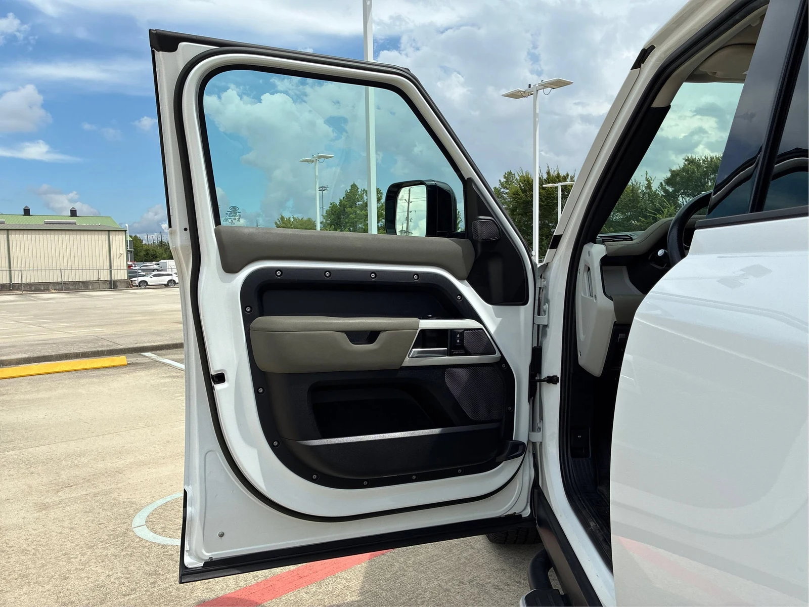 2023 Land Rover Defender 110 P300 S, 20/20