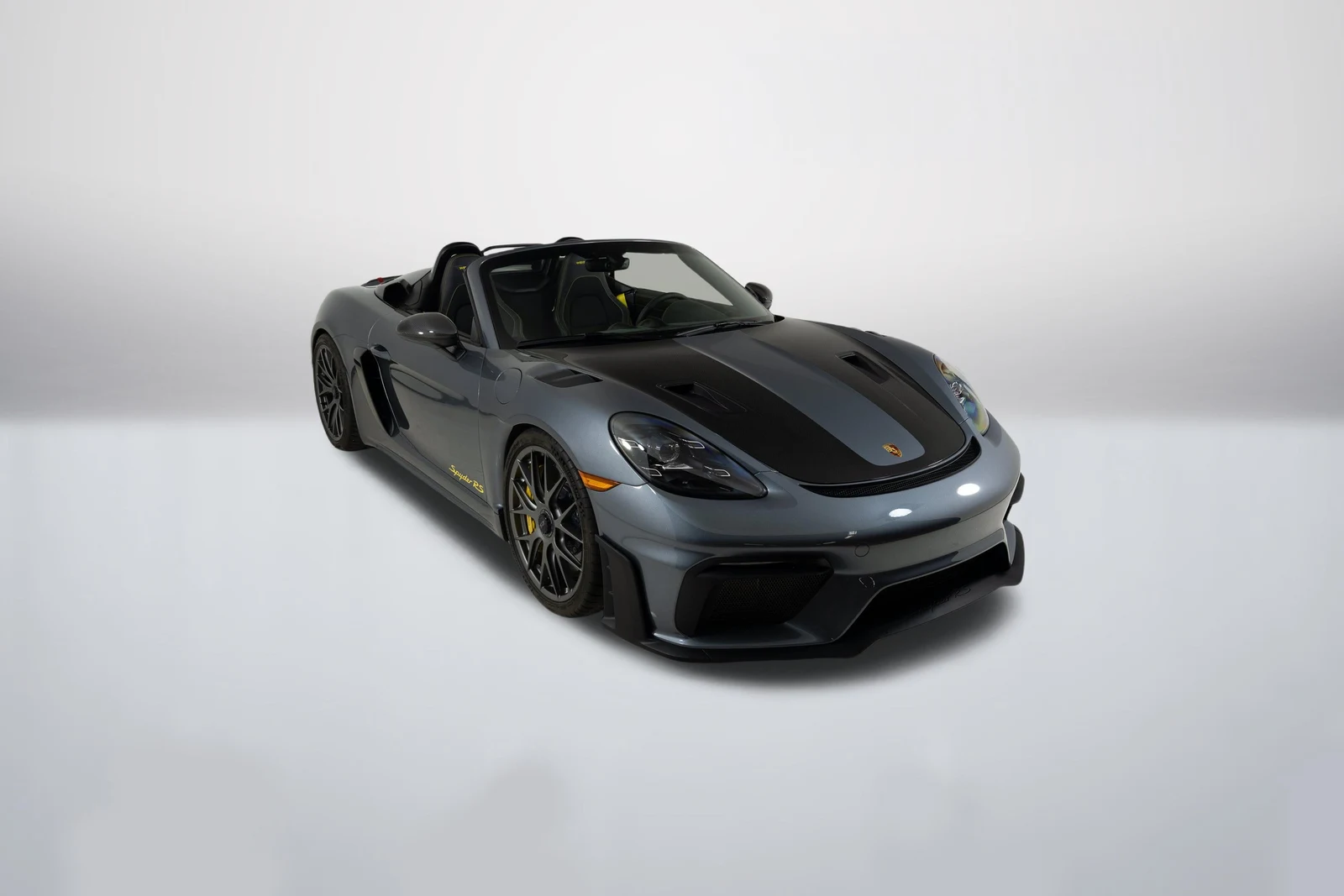 Porsche 718 Spyder RS in a front three-quarter view