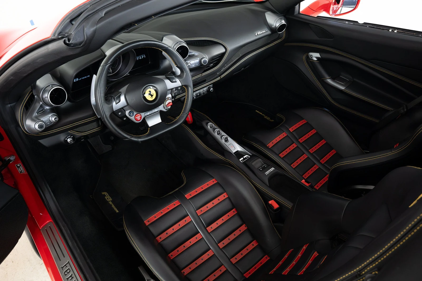 2021 Ferrari F8 Spider interior, Nero