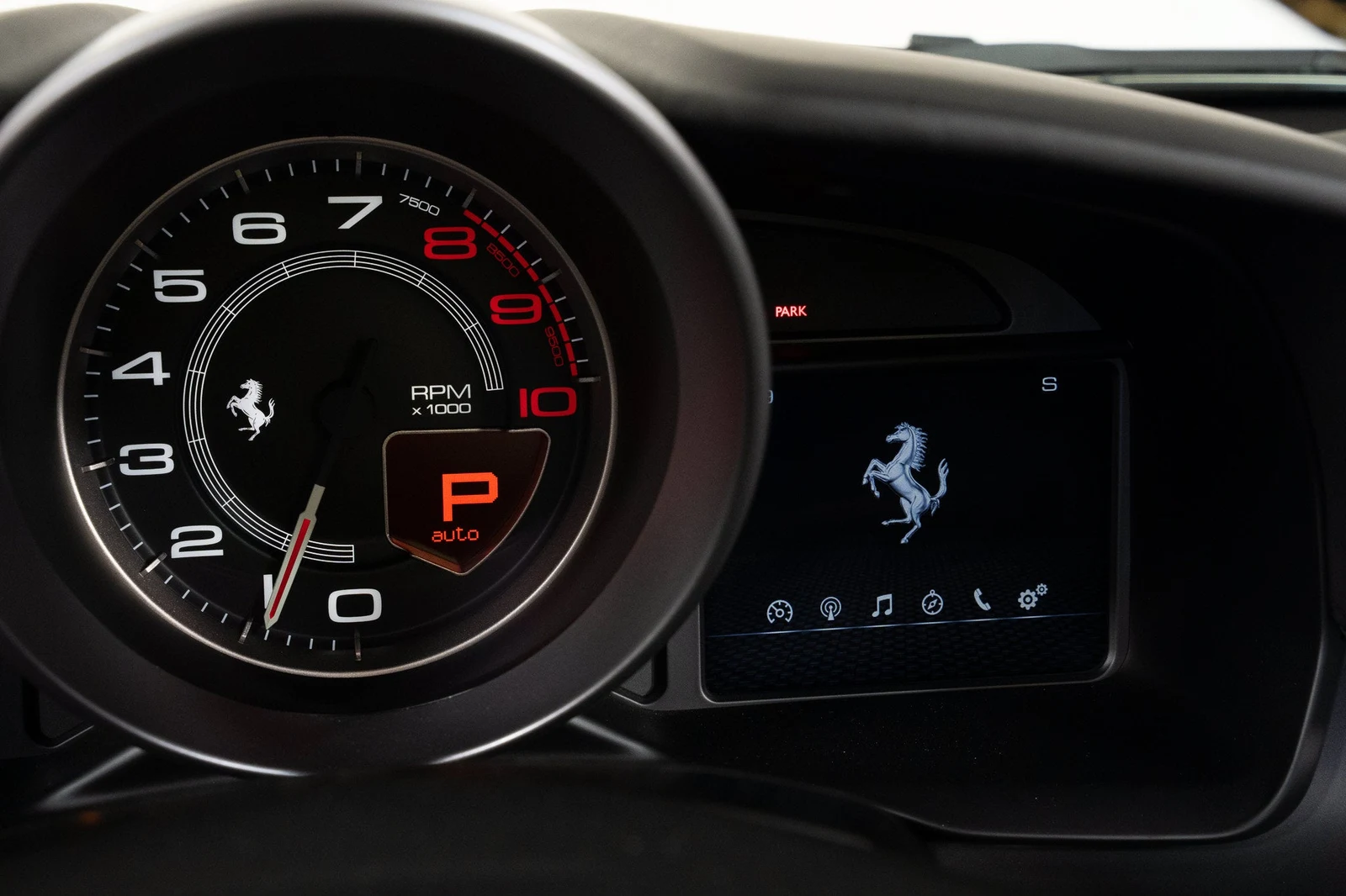 2021 Ferrari F8 Spider interior, Nero