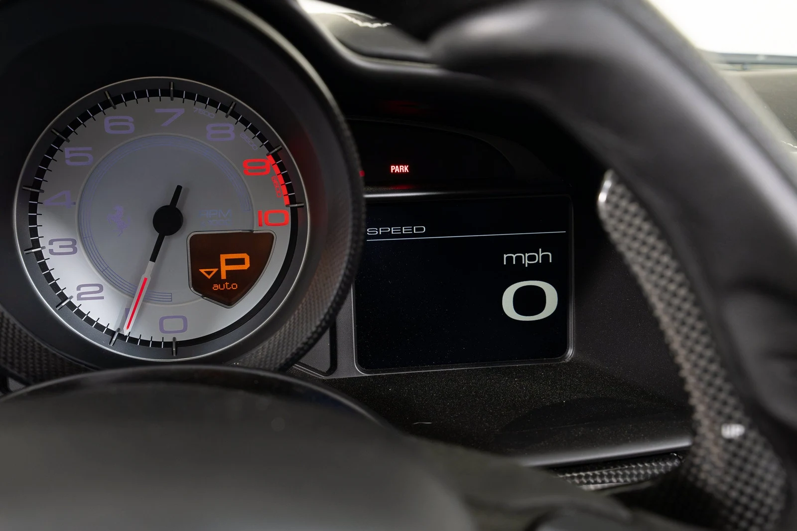 2014 Ferrari 458 Spider interior, Nero