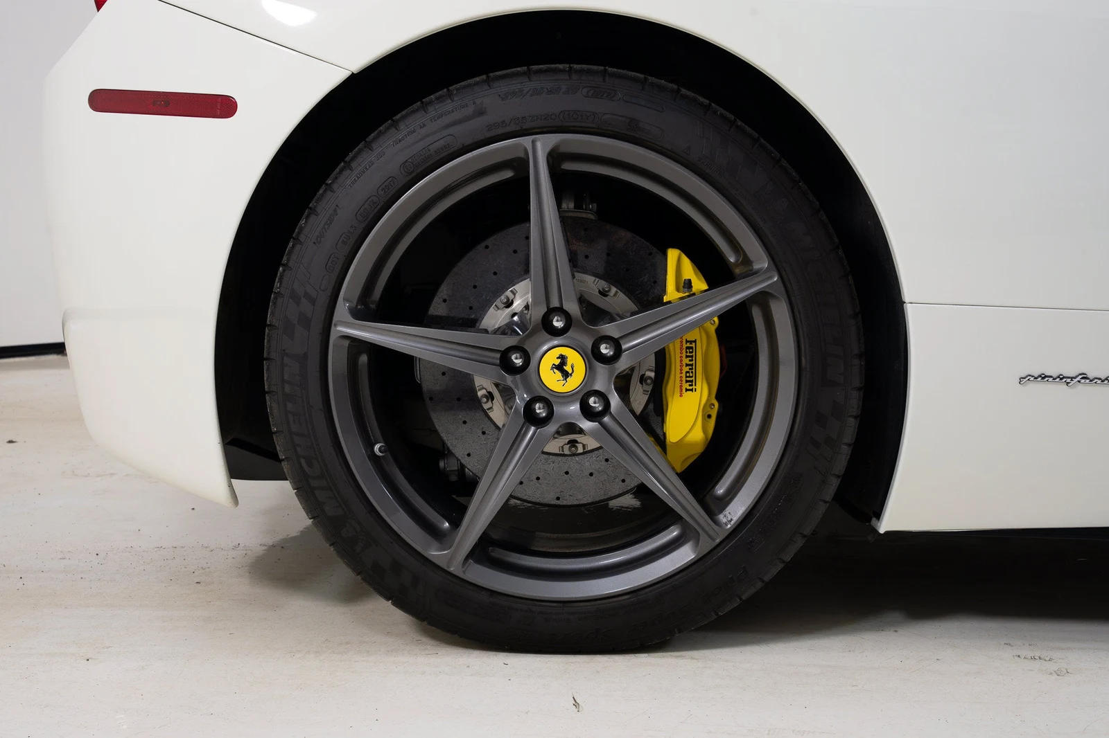 2014 Ferrari 458 Spider wheel