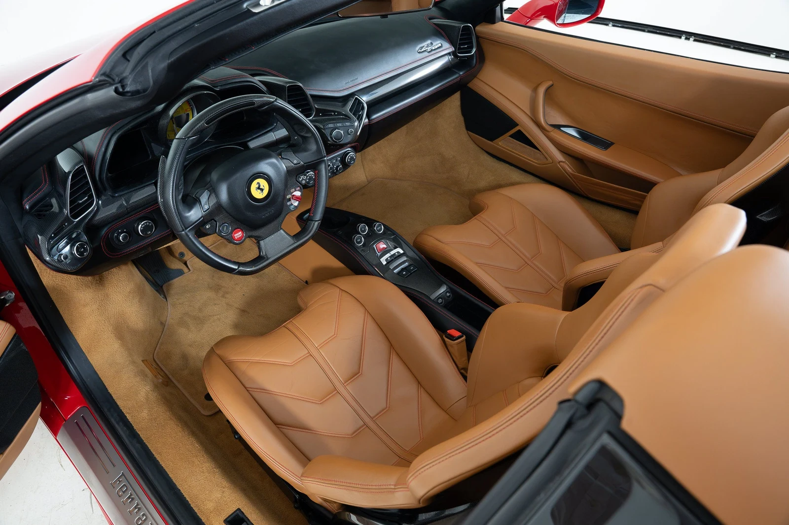 2014 Ferrari 458 Spider interior, seats, Cuoio