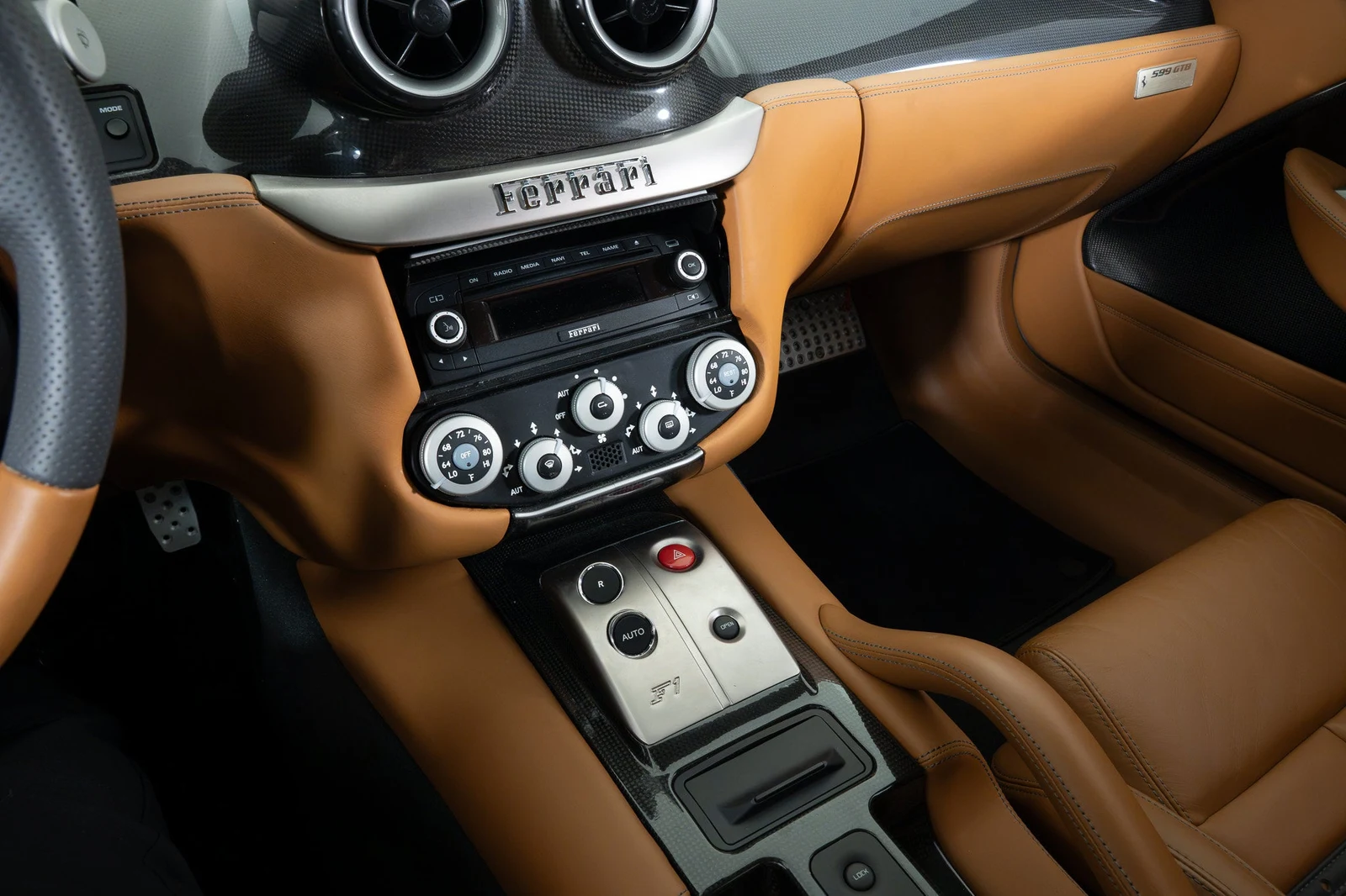 2007 Ferrari 599 GTB Fiorano interior, center console, Cuoio