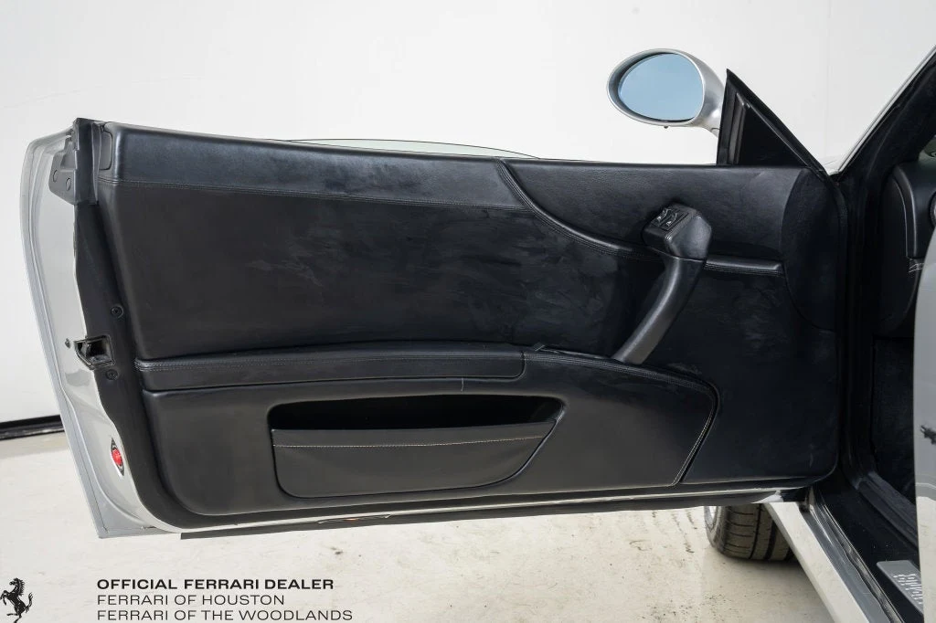 2001 Ferrari 550 Barchetta Pininfarina interior, door panel, Nero