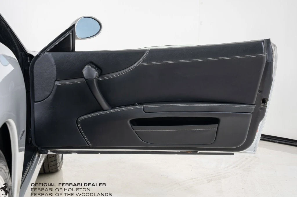 2001 Ferrari 550 Barchetta Pininfarina interior, door panel, Nero