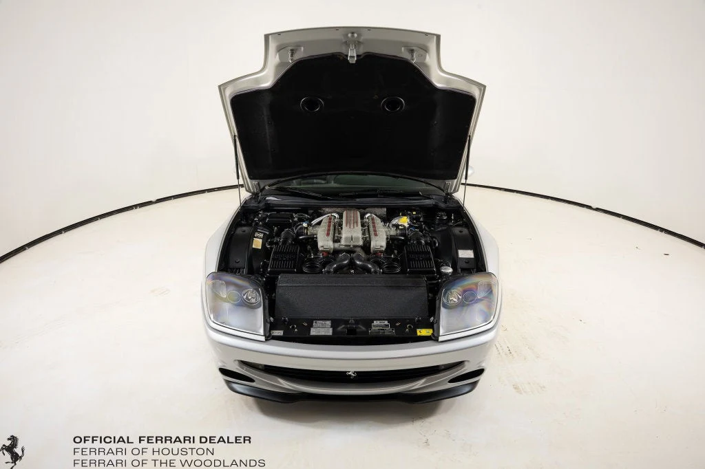 2001 Ferrari 550 Barchetta Pininfarina engine