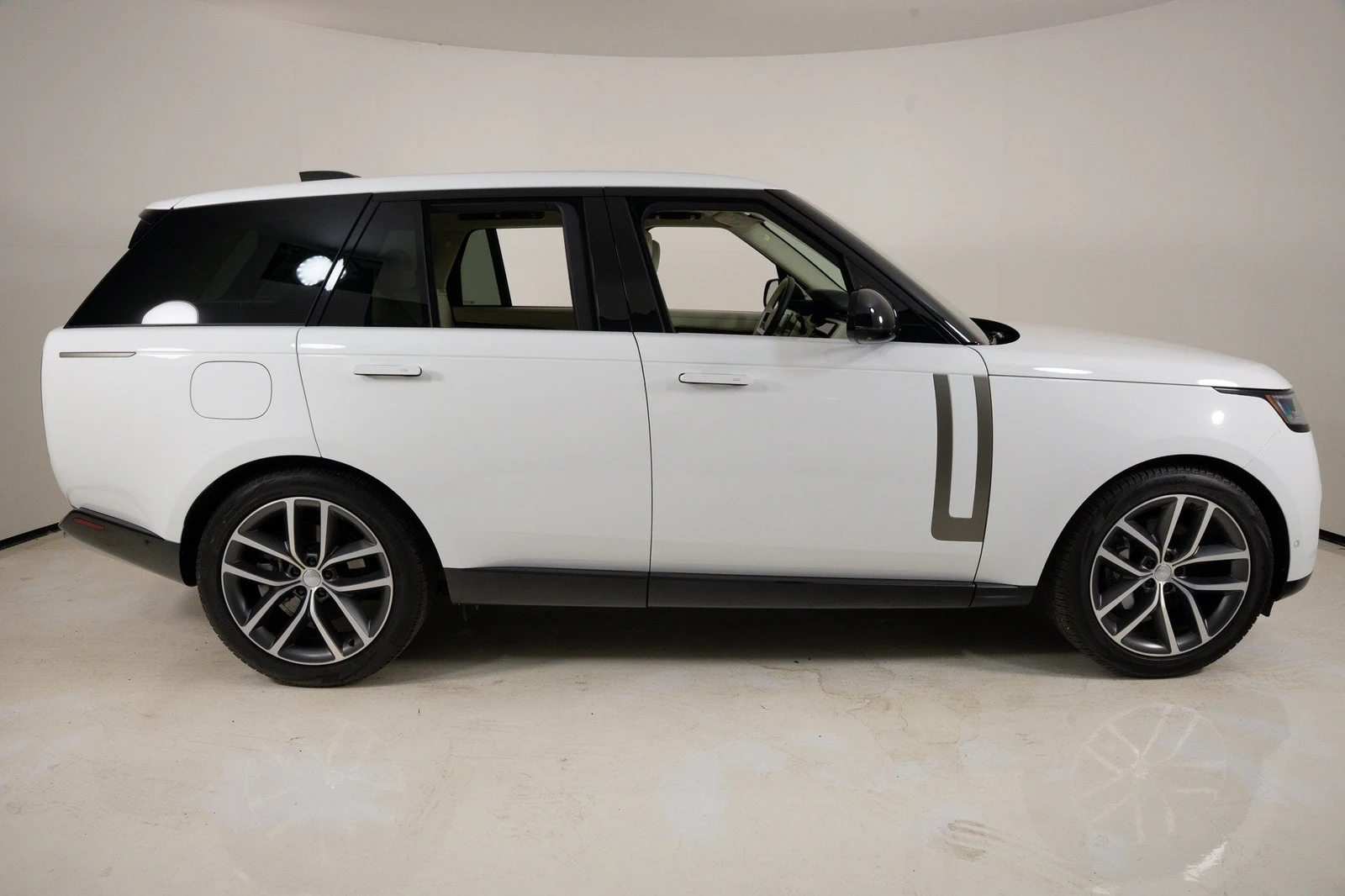 2024 Land Rover Range Rover P400 SE for sale, exterior, White