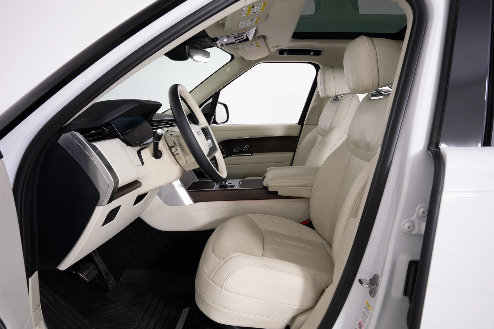 2024 Land Rover Range Rover P400 SE interior, seats, Perlino