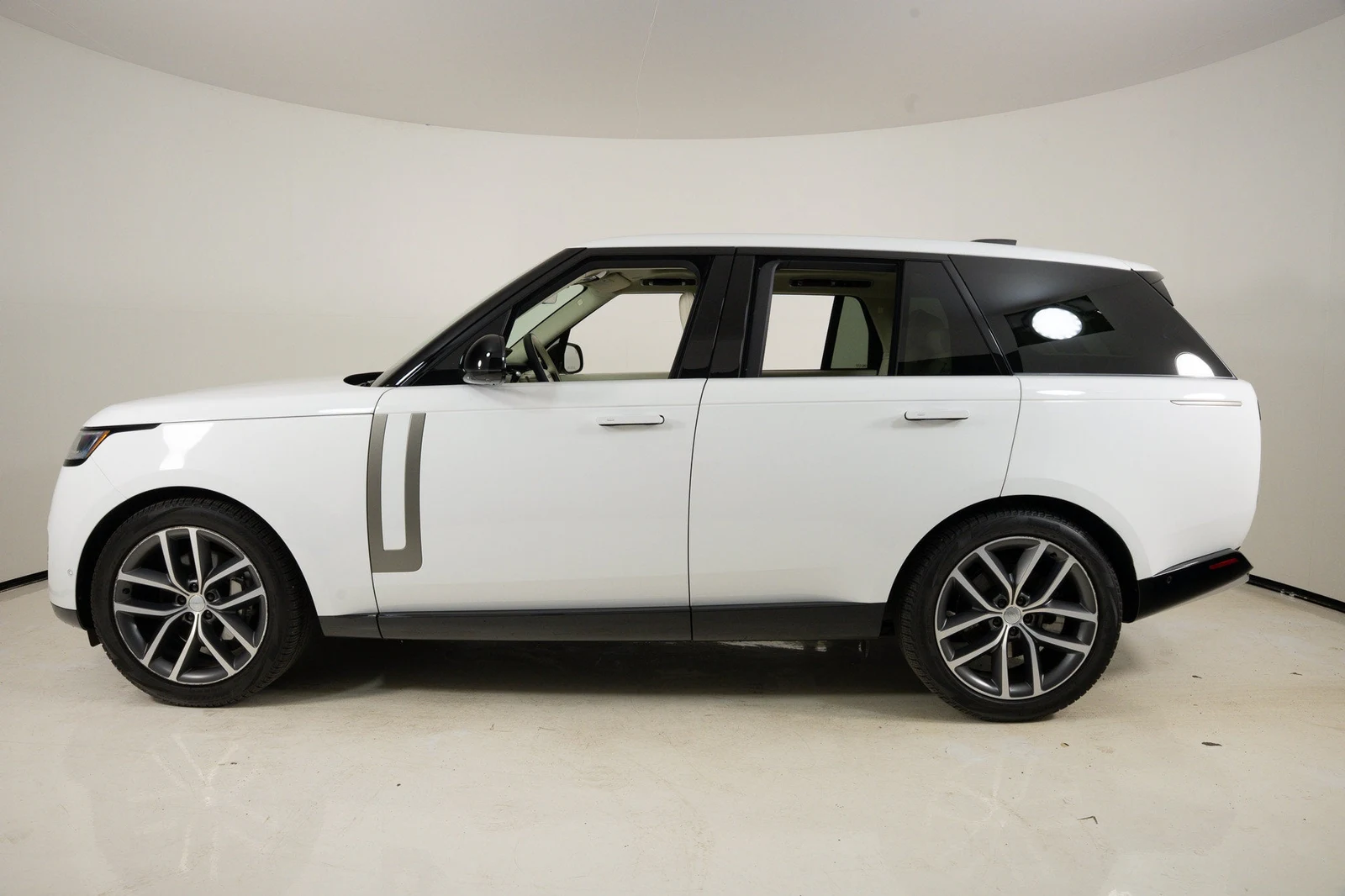 2024 Land Rover Range Rover P400 SE for sale, exterior, White