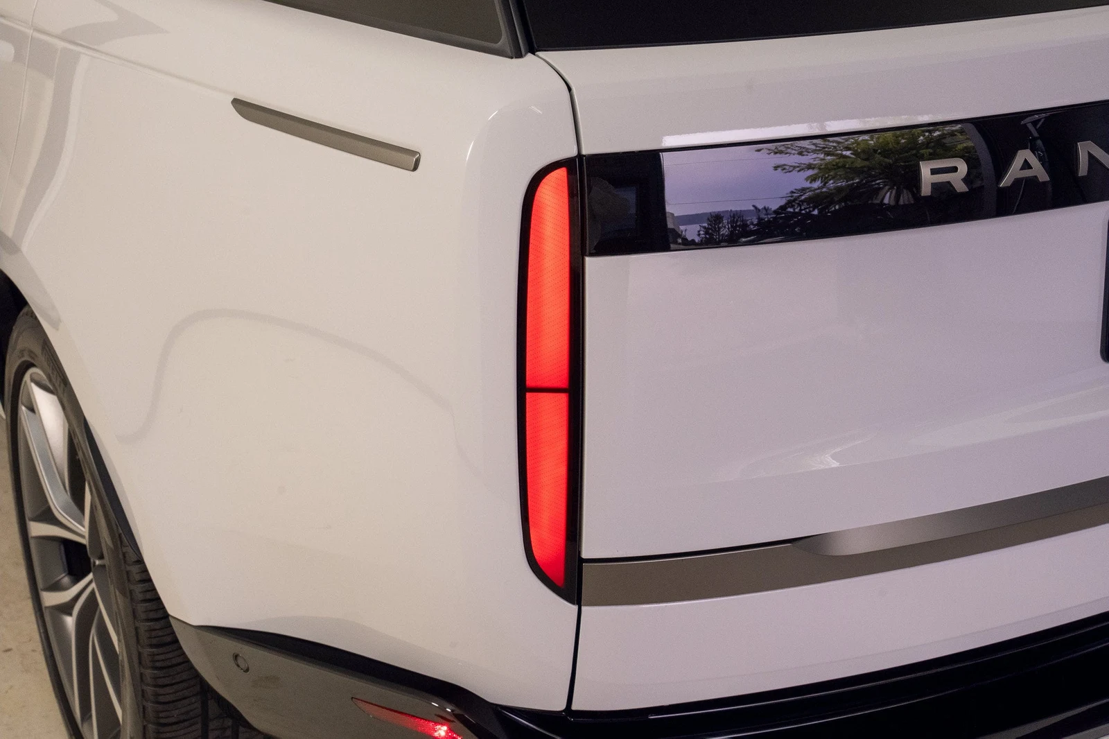2024 Land Rover Range Rover P400 SE for sale, exterior, White