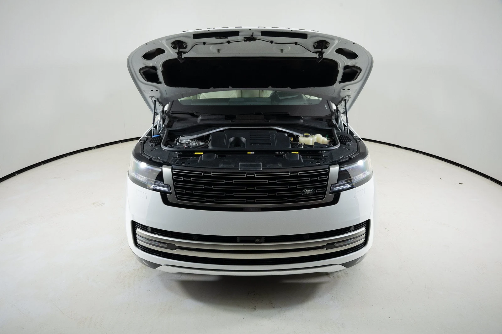 2024 Land Rover Range Rover P400 SE for sale, exterior, White