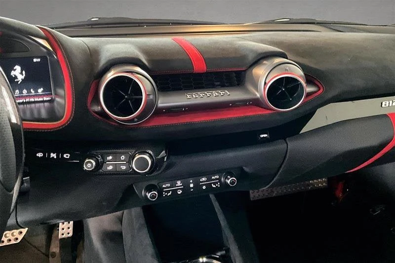 2022 Ferrari 812 Competizione, 7/20