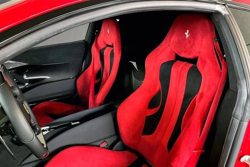 2022 Ferrari 812 Competizione, 17/20