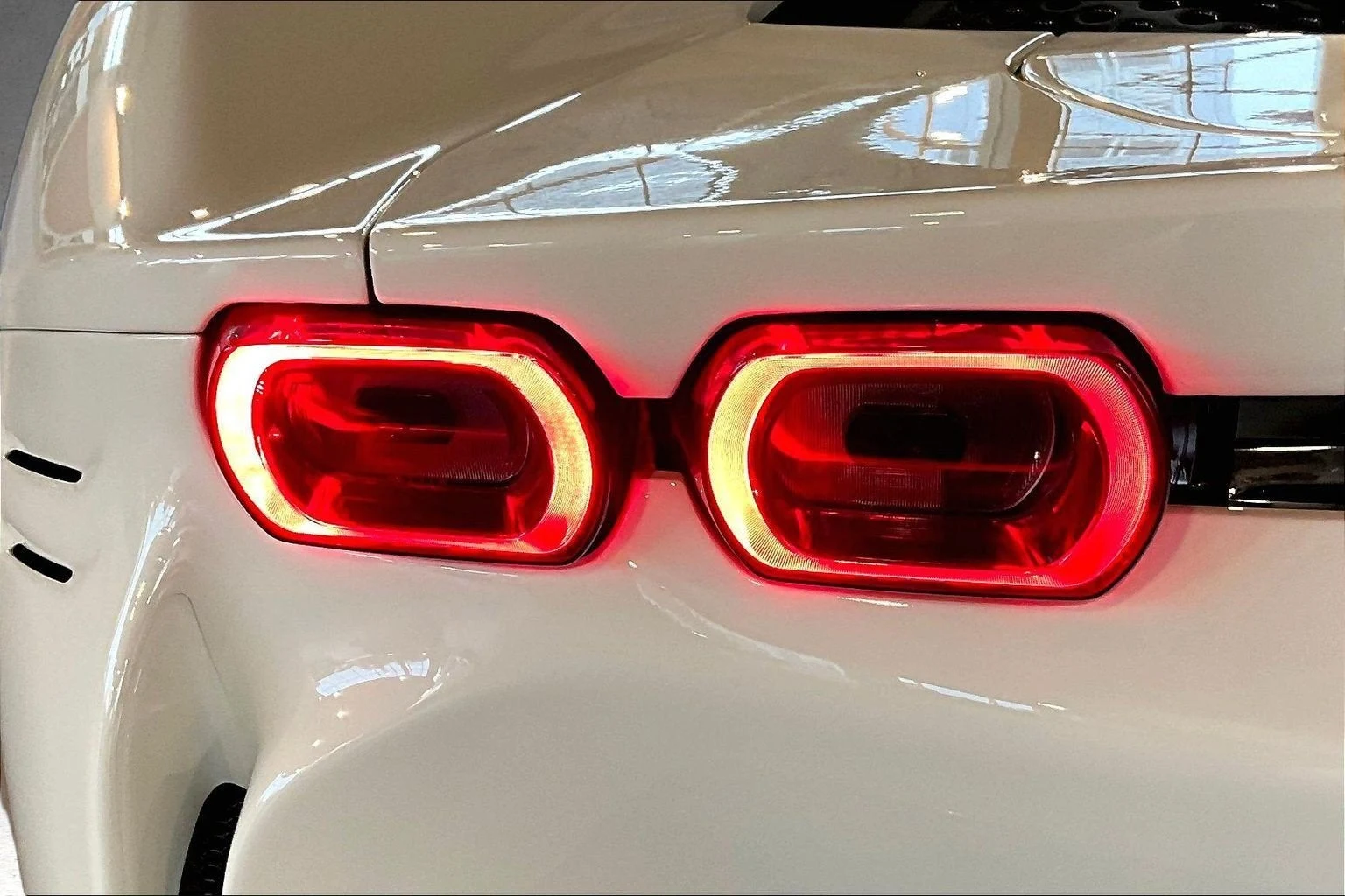 2023 Ferrari SF90 Spider, 16/20