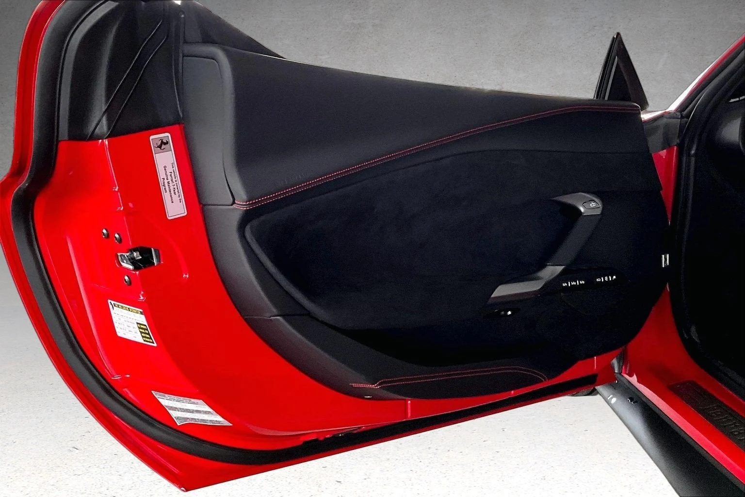 2025 Ferrari 296 GTS, 13/20