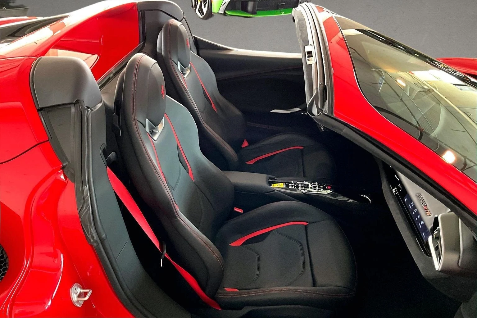 2025 Ferrari 296 GTS, 17/20