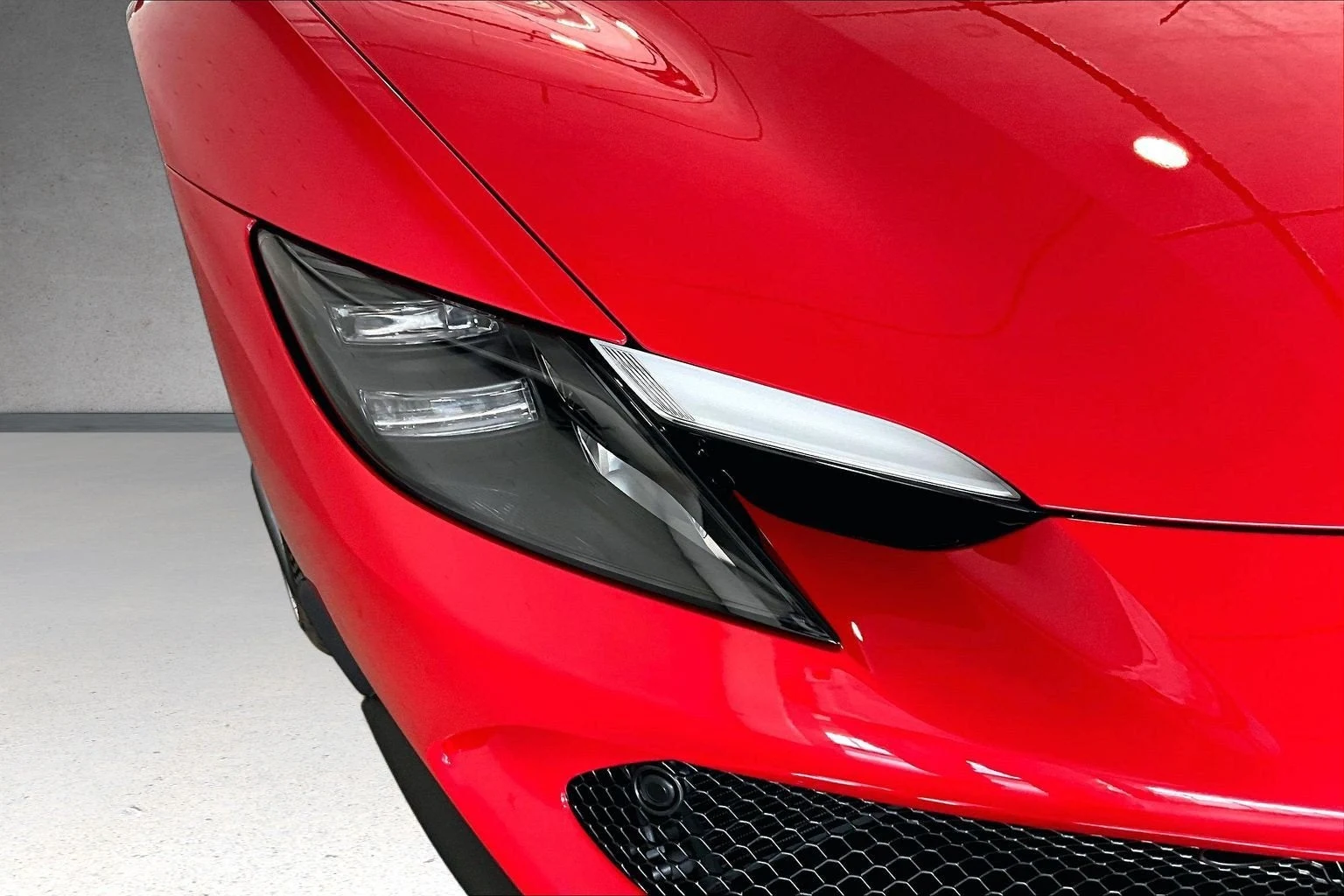 2025 Ferrari 296 GTS, 19/20