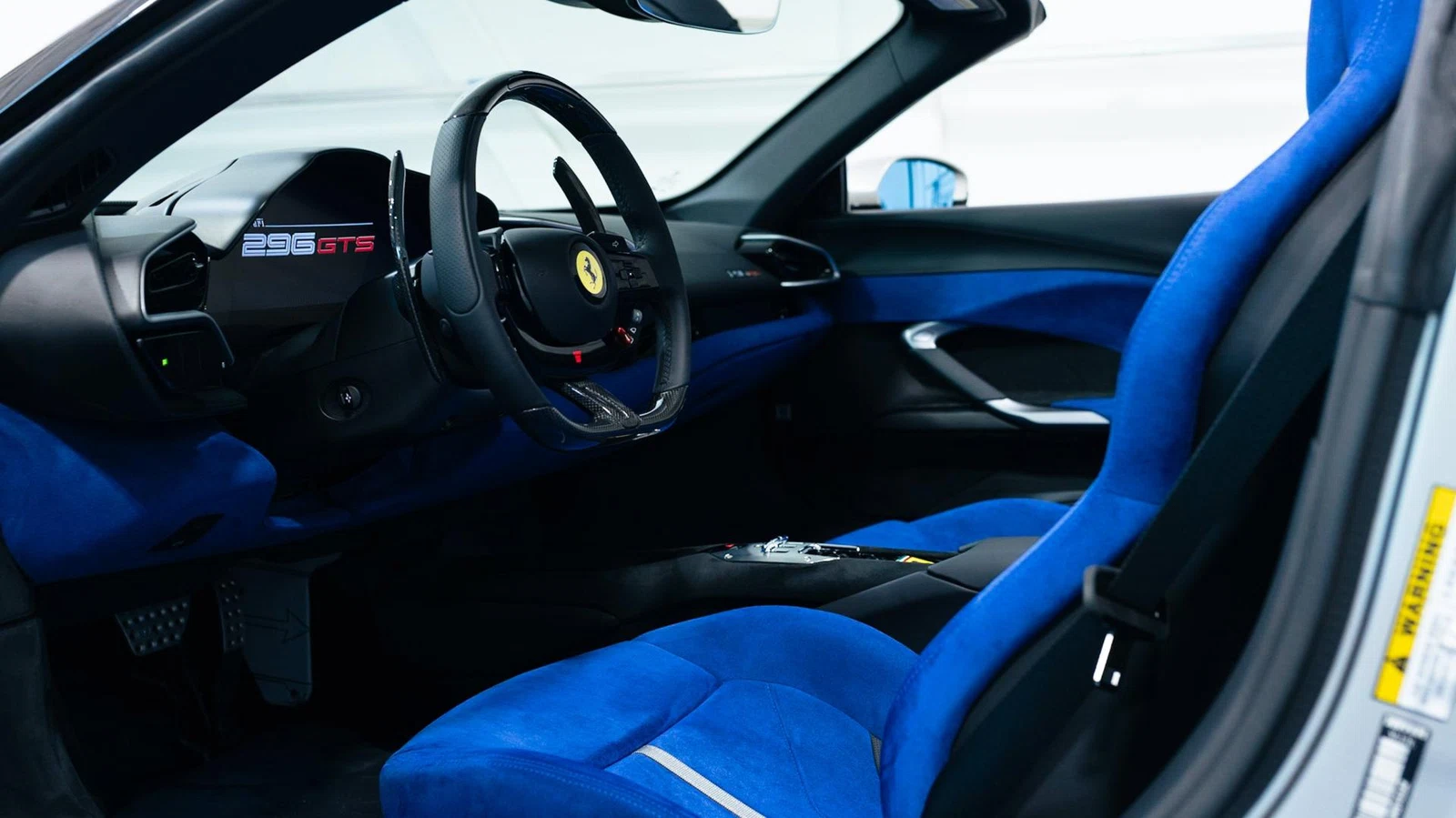 2026 Ferrari 296 GTS, 4/16