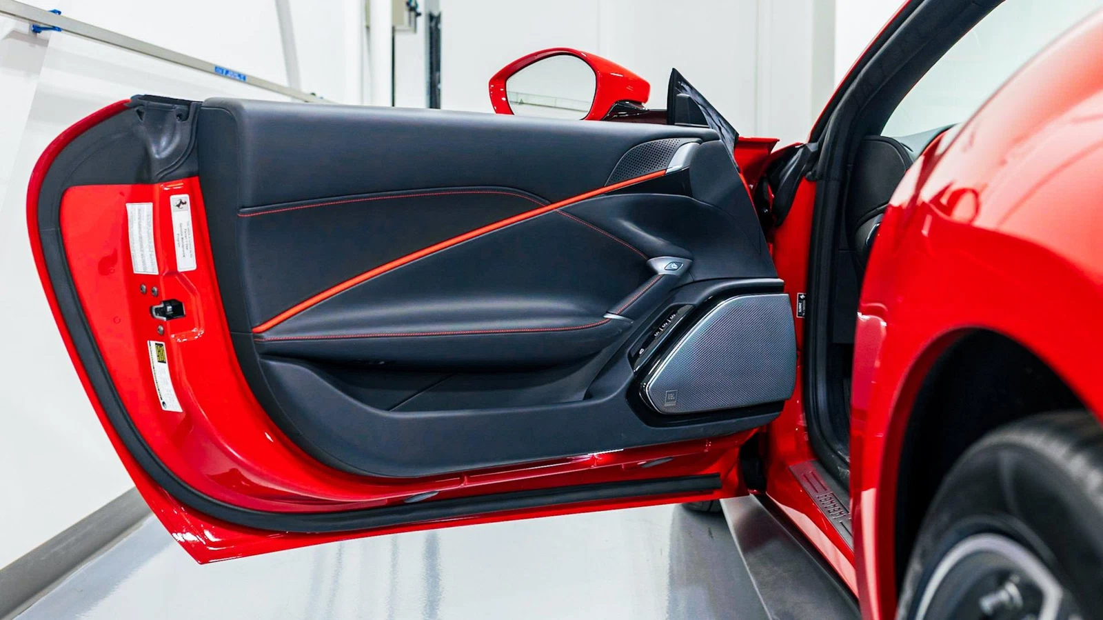 2026 Ferrari Roma Spider, 11/16