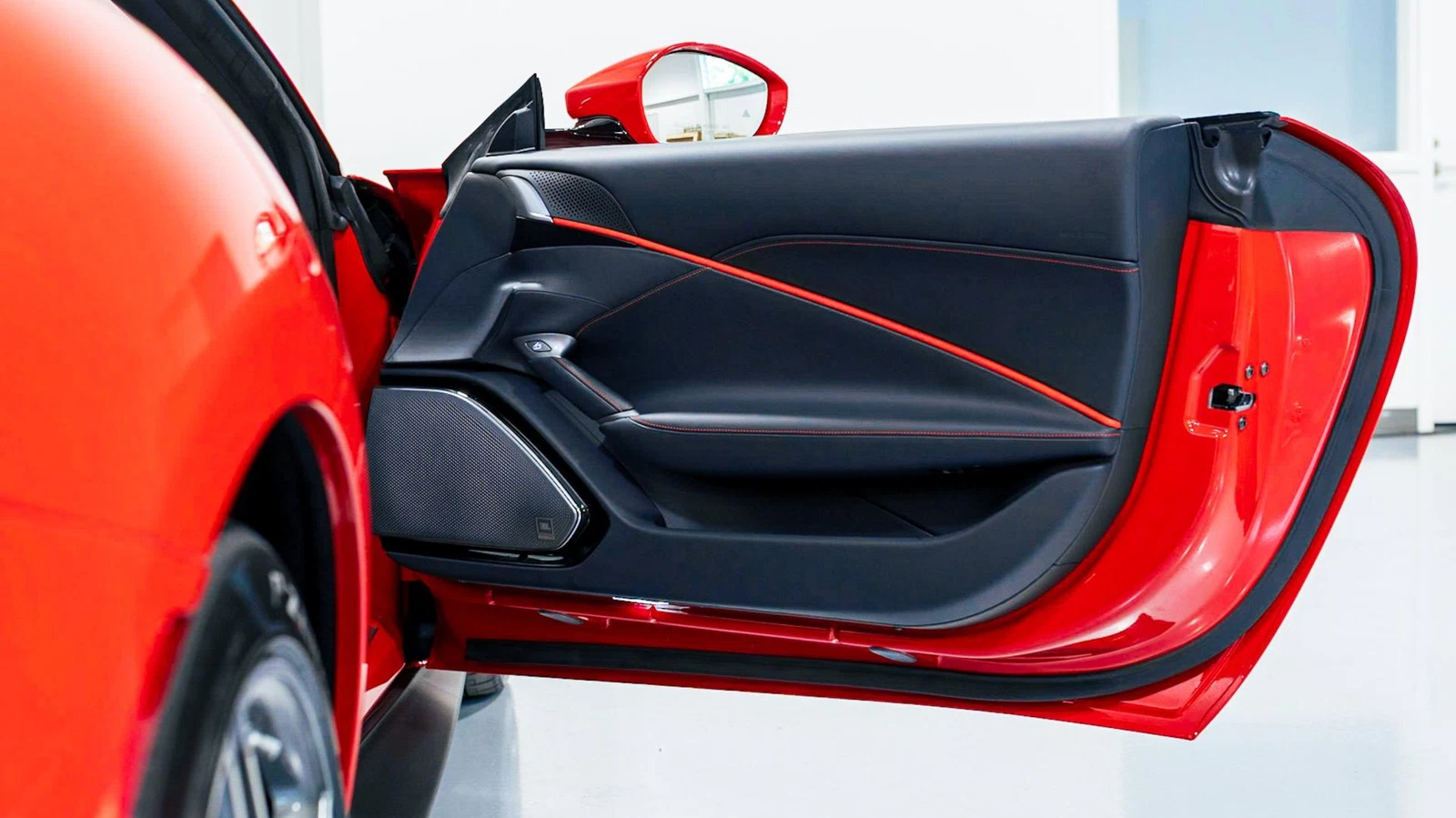 2026 Ferrari Roma Spider, 12/16
