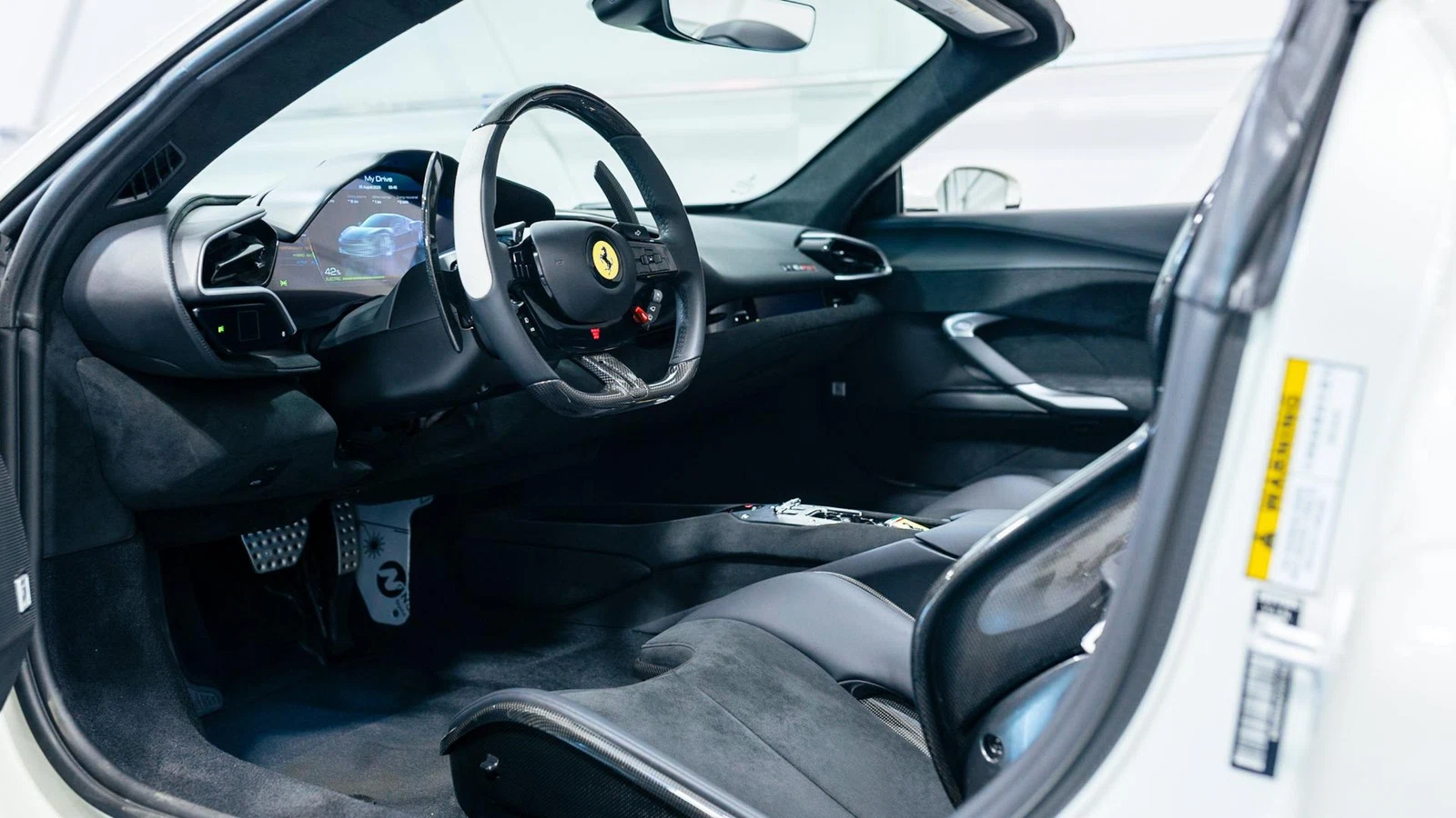 2026 Ferrari 296 GTS, 4/16