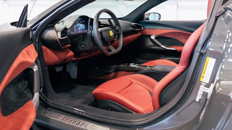 2025 Ferrari 296 GTS, 4/16
