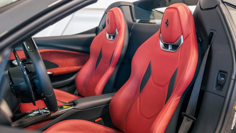 2025 Ferrari 296 GTS, 5/16