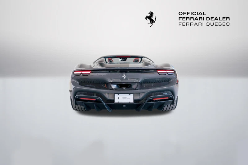 2025 Ferrari 296 GTS, 15/16