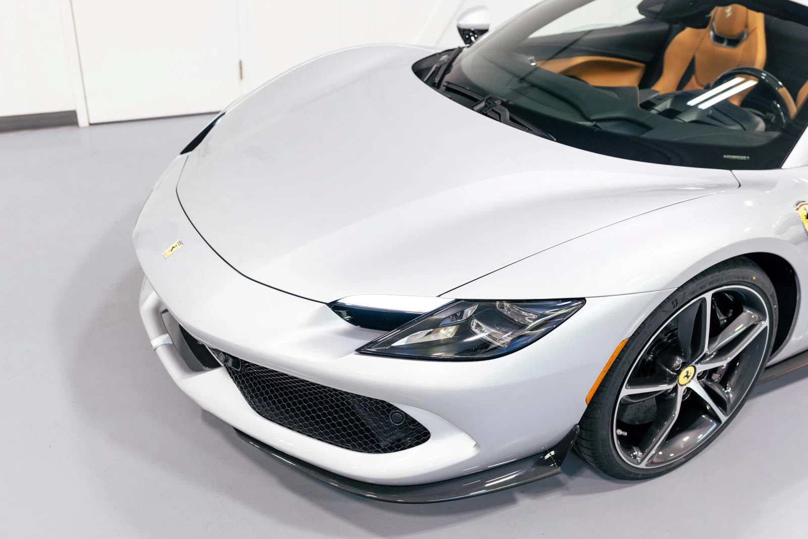 2025 Ferrari 296 GTS, 3/15