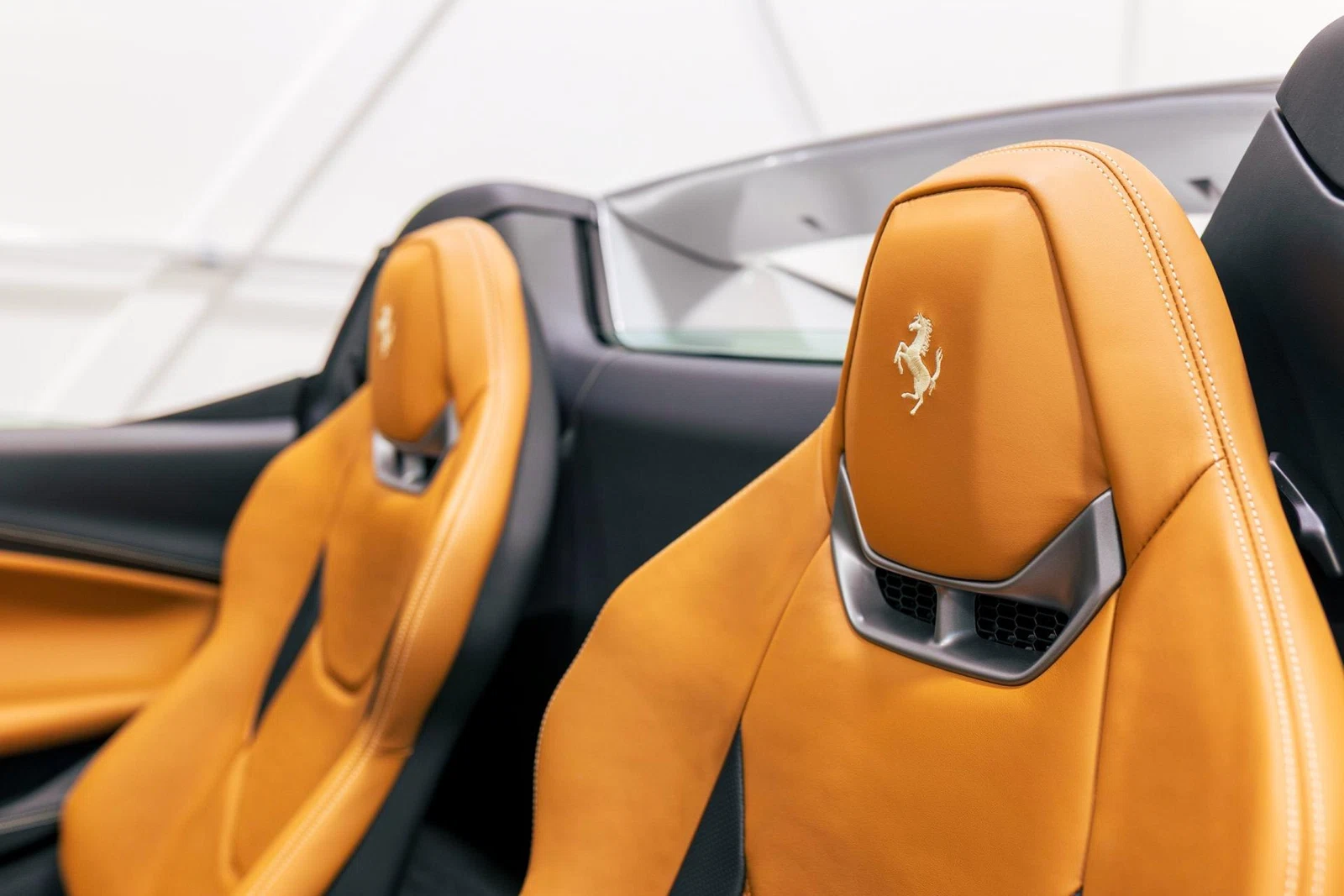 2025 Ferrari 296 GTS, 9/15