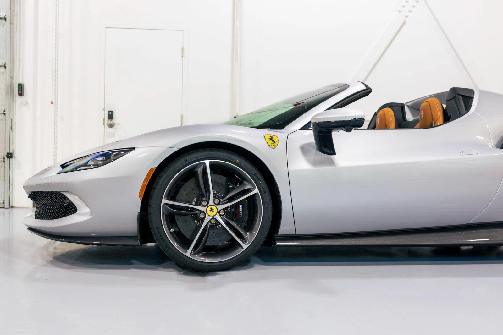 2025 Ferrari 296 GTS, 10/15