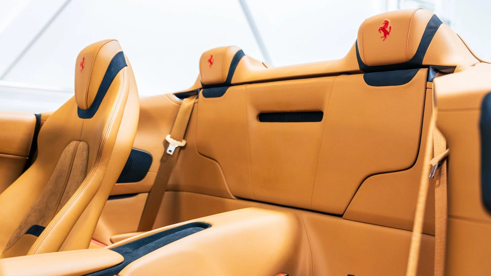 2025 Ferrari Roma Spider, 10/16