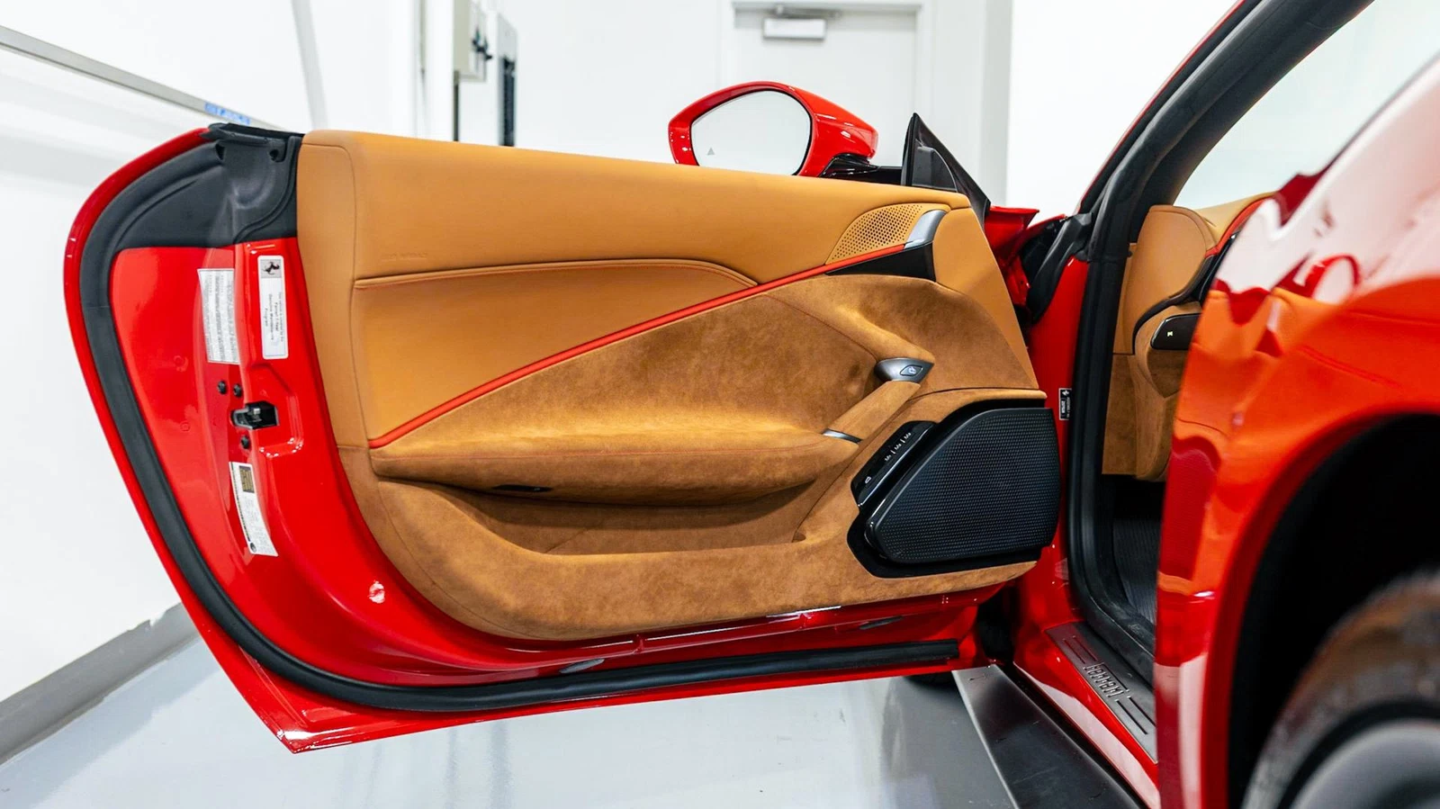 2025 Ferrari Roma Spider, 11/16