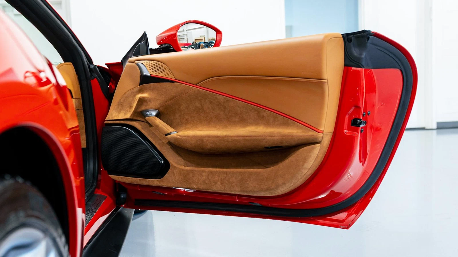 2025 Ferrari Roma Spider, 12/16