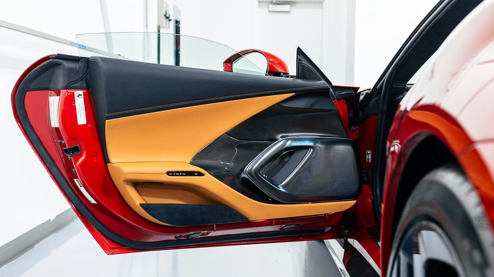2025 Ferrari 12Cilindri Spider, 11/16