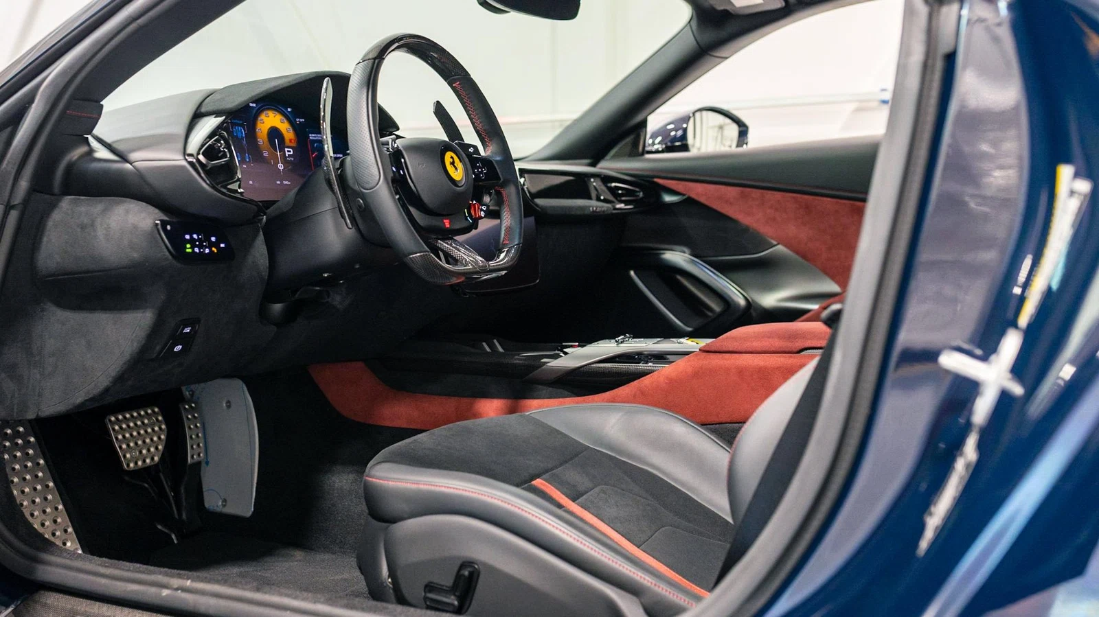 2025 Ferrari 12Cilindri, 3/15