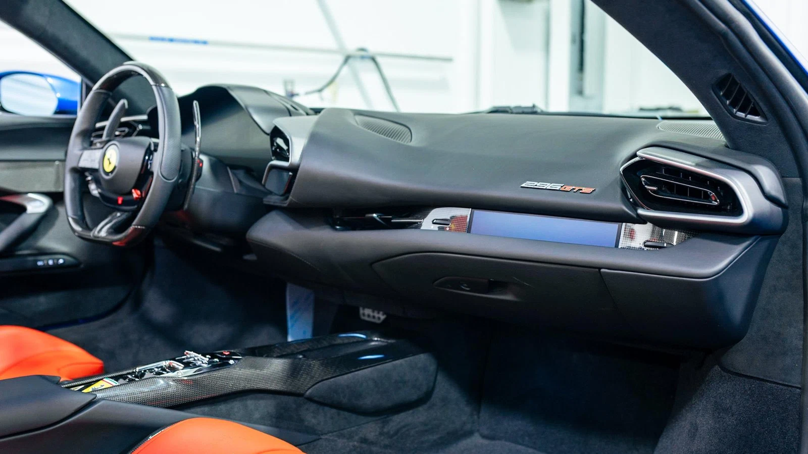 2025 Ferrari 296 GTS, 9/16