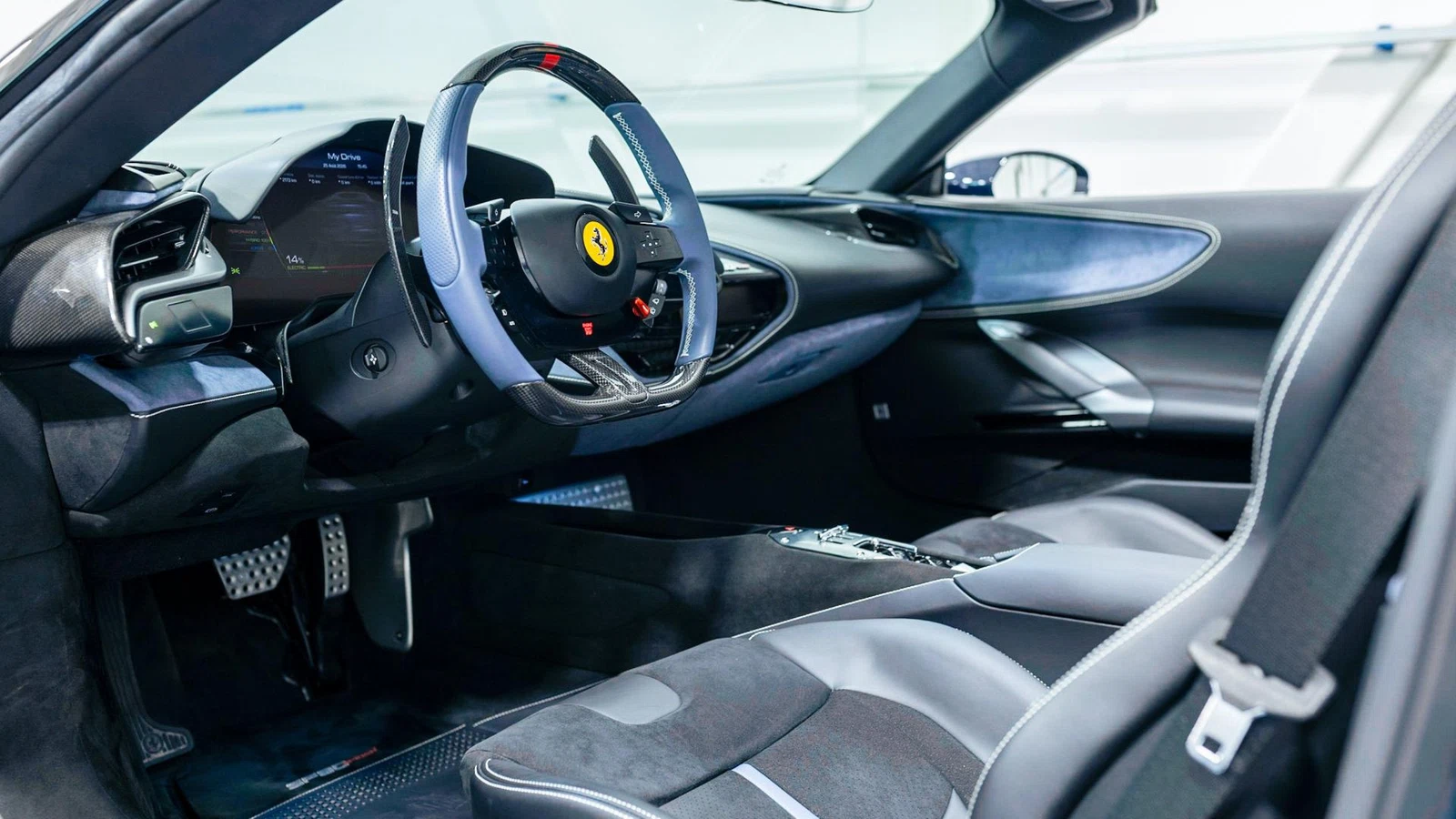 2025 Ferrari SF90 Spider, 4/15