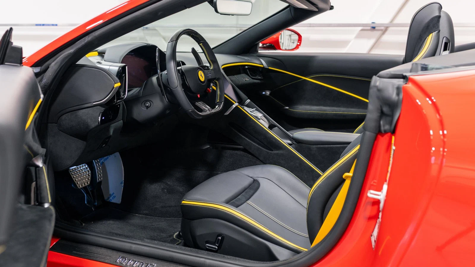 2024 Ferrari Roma Spider, 4/16