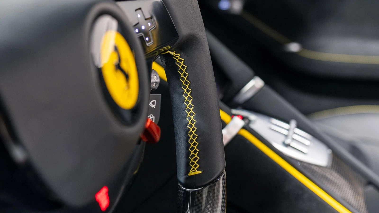 2024 Ferrari Roma Spider, 6/16