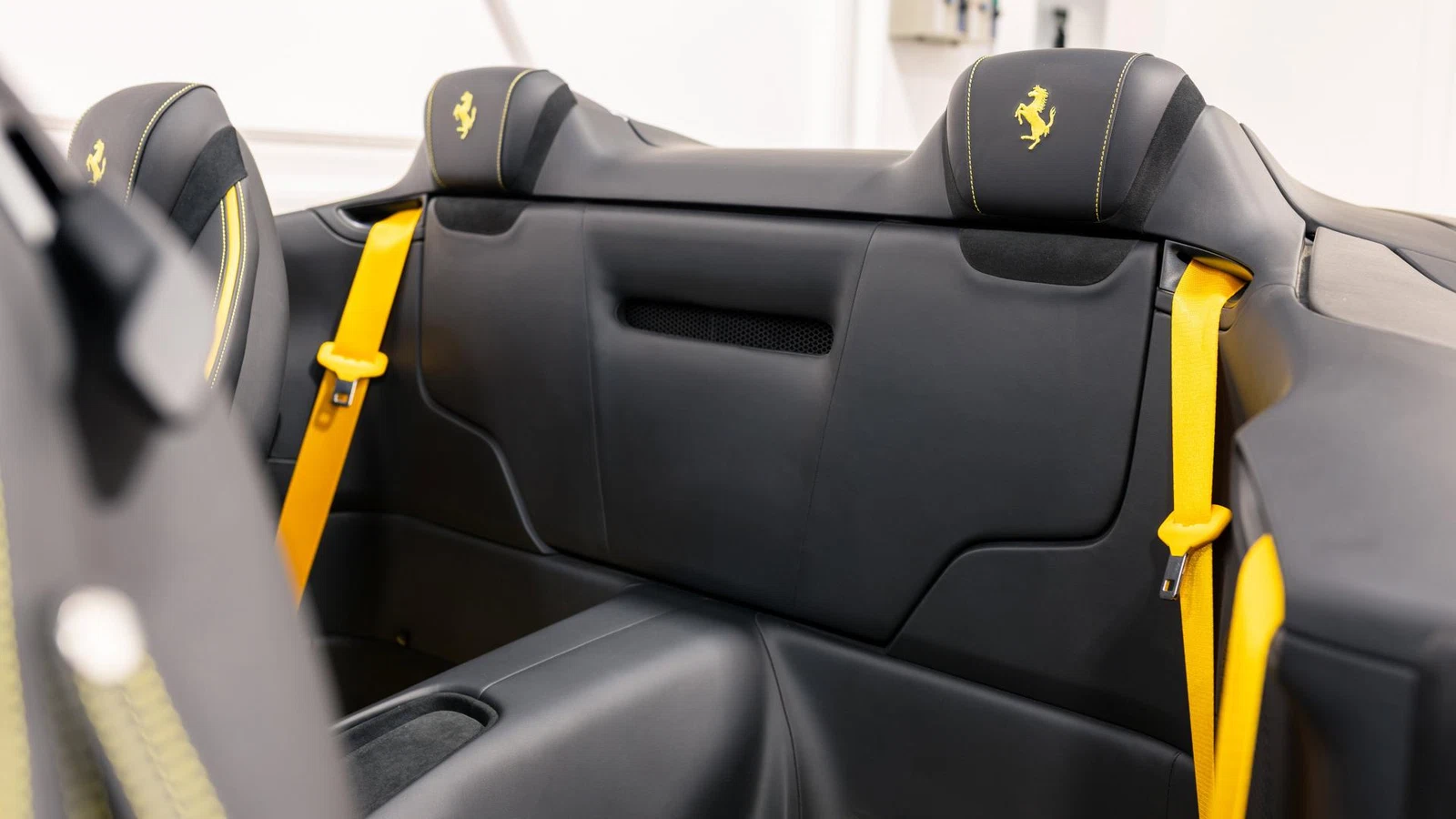 2024 Ferrari Roma Spider, 10/16